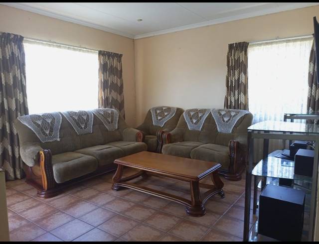 3 BEDROOM FREESTANDING FOR SALE IN WOODLANDS